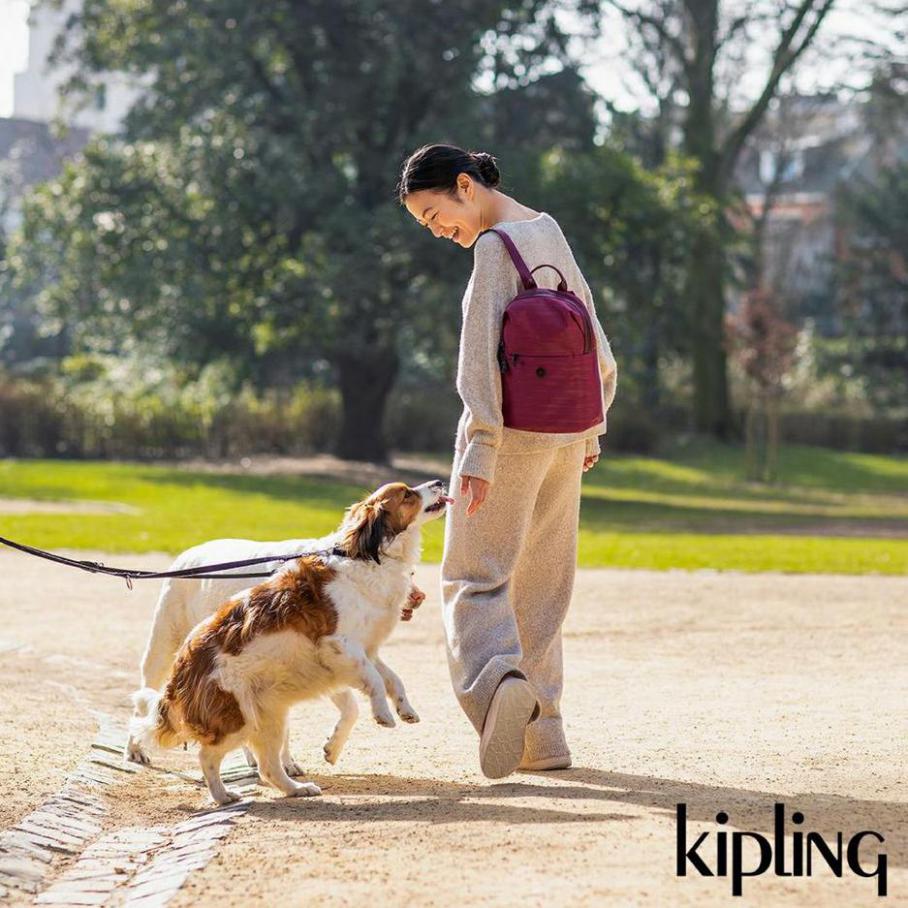 Kipling Lookbook. Kipling (2021-11-06-2021-11-06)